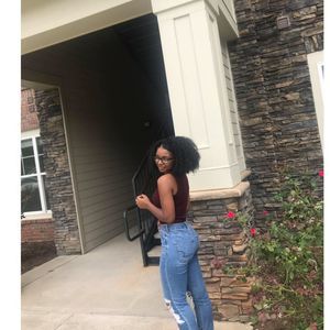 Meet your Posher, Chanel